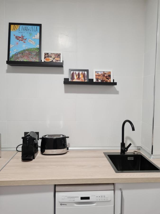 Ayuntamiento Parking Gratis. Auto Check-In. Apartman Bilbao Kültér fotó